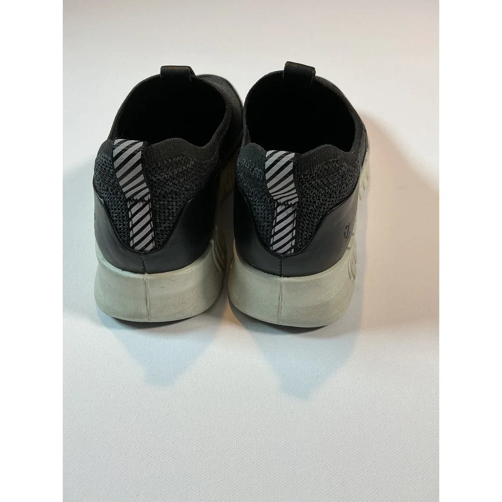 ECCO Gruuv Black Knit Women's Slip On Sneakers Size 7-7.5
